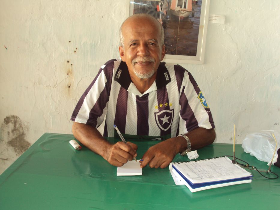 Buraco lixo 006 ClaudioMessiascomacamisadoBotafogo
