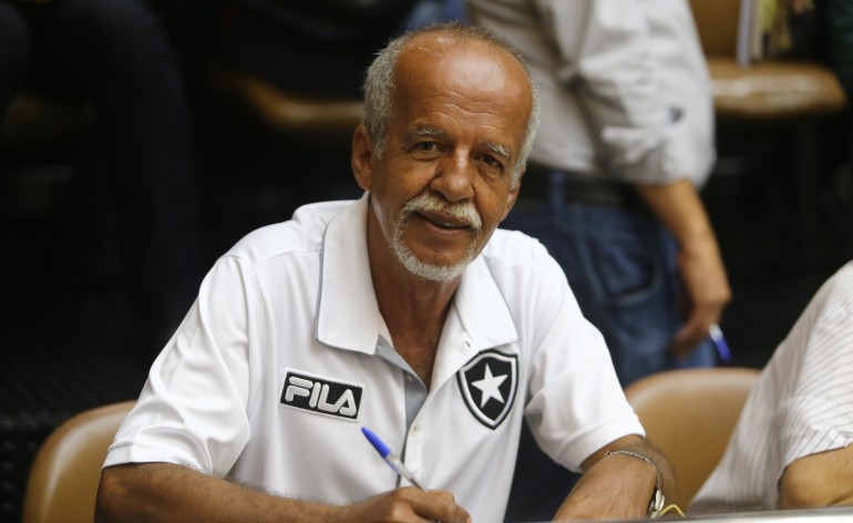ClaudioCesarCamisabrancacomestrelaAssembleia 770x472