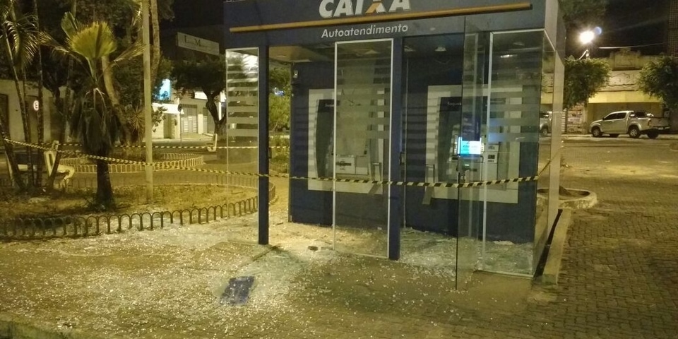 caixa eletronico explodido