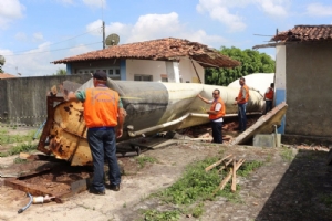 caixadagua0811