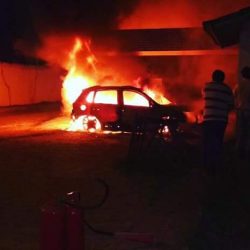carrro explode