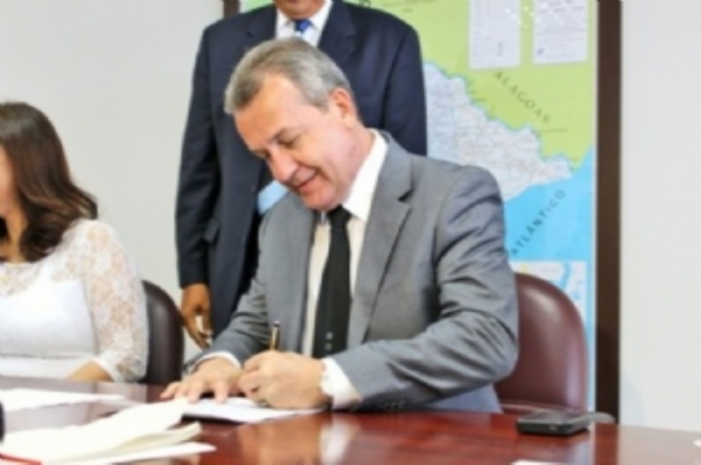 cesario siqueira neto desembargador
