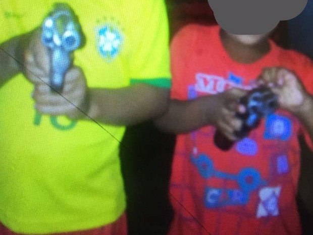 criancas com armas