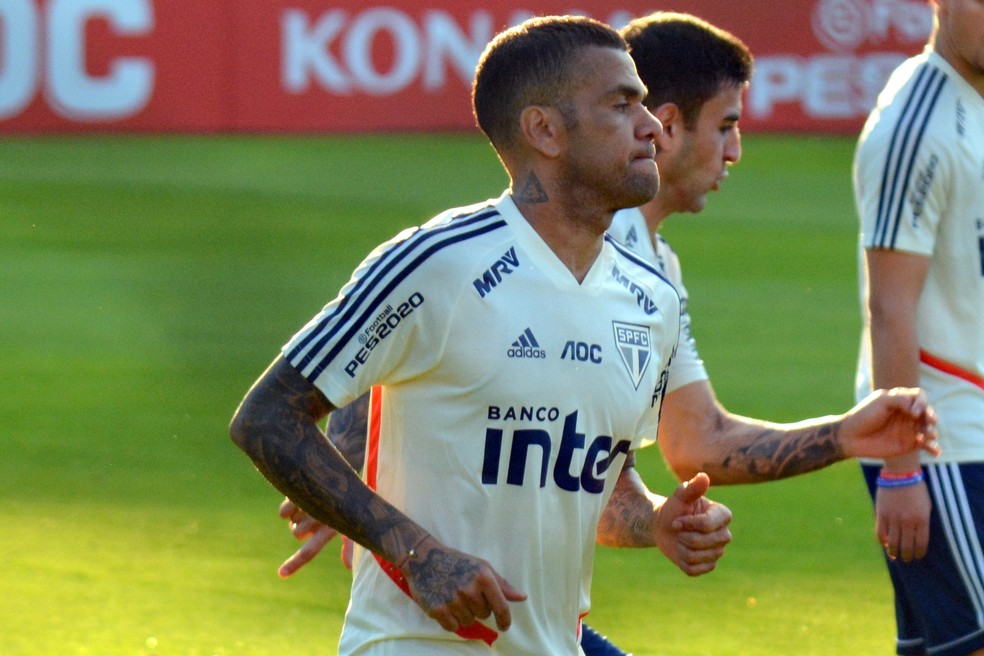 daniel alves2 uw321sb