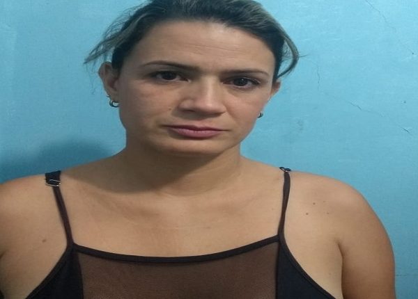 mulher presa 03 06 2019