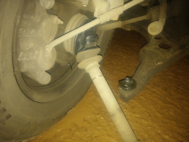 roda de ambulancia do samu se solta